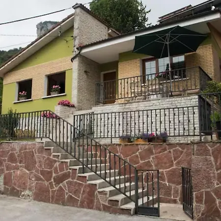 Semesterbostad Casa La Bolera Carrena de Cabrales